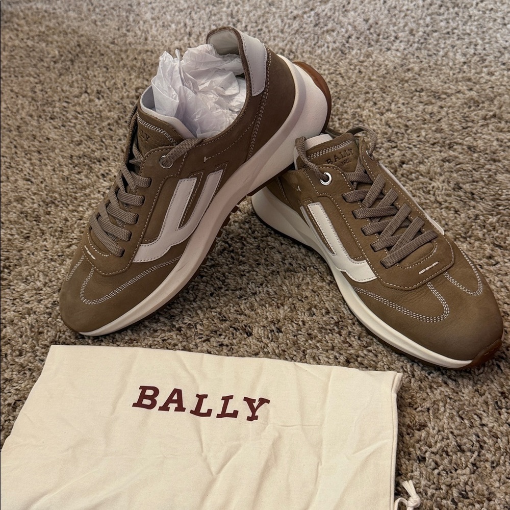 Mens US 9.5 Bally Demyl 1851 Sneakers Calf skin and suede uppers. Brown & White